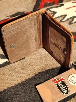 Justin Women’s Small Laced Trim Wallet Brown 22075674W -Western Cowboy Supplies 20230224 145508 scaled e1677277825875