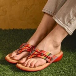 Minnetonka Women’s Frisco Stripe Silverthorne 360 Thong Sandals 504982 -Western Cowboy Supplies 775x775 504982 l1 6