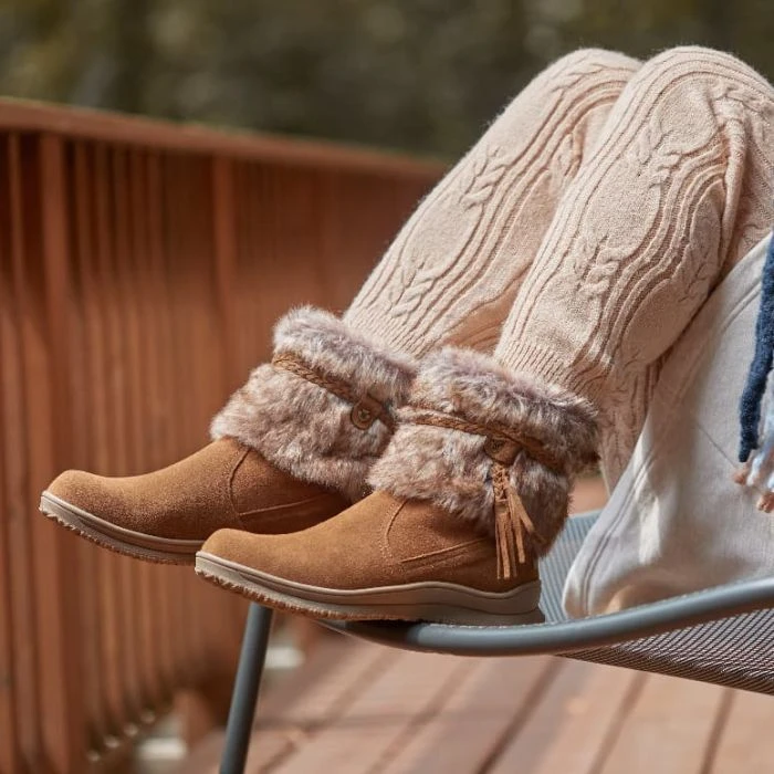 80083 Everett Womens Minnetonka Boot 4 80083 Everett Womens Minnetonka Boot - Image 2