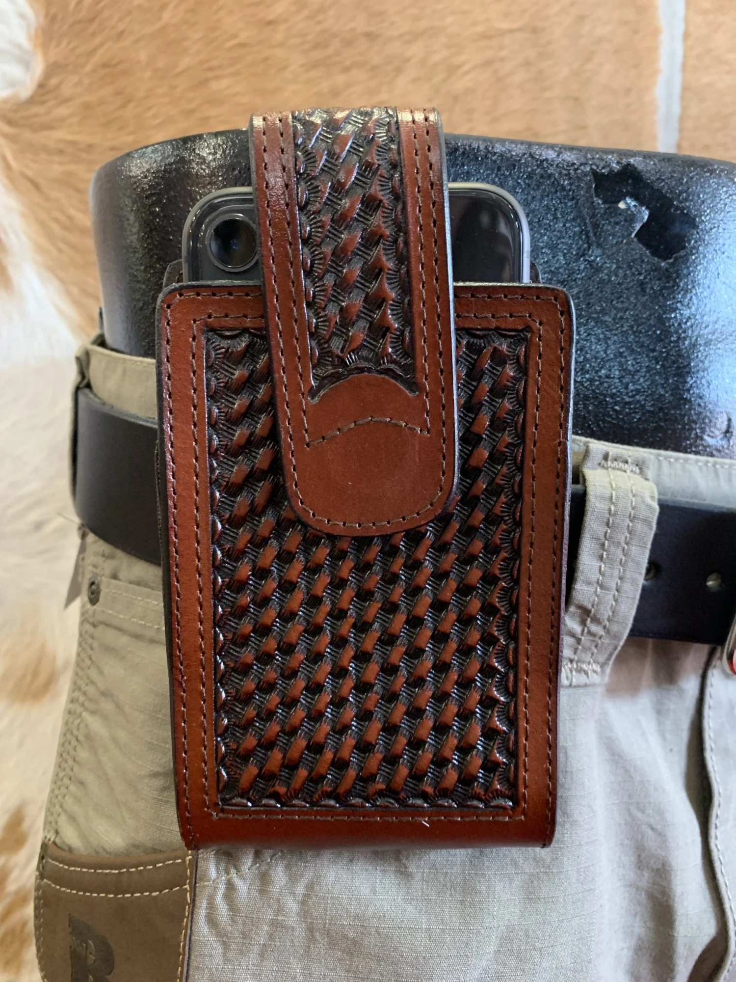 Austin Accents Leather Basket Weave Phone Case CP-01 Brown 4 Austin Accents Leather Basket Weave Phone Case CP-01 Brown - Image 2