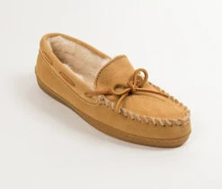 Minnetonka Mens Moccasins Pile Lined 3901 -Western Cowboy Supplies mens slippers pile hardsole tan 3901 03